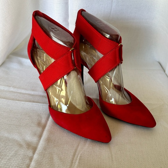 Jessica Simpson Heels - Picture 1 of 4